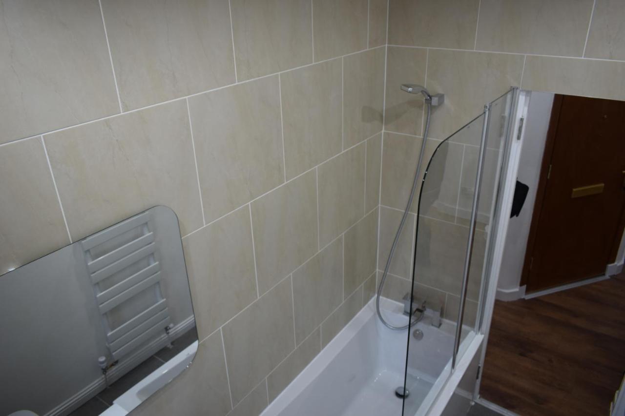 Glasgow Lovely Apartment D&N Екстериор снимка