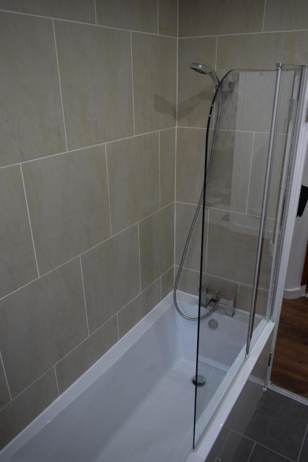 Glasgow Lovely Apartment D&N Екстериор снимка