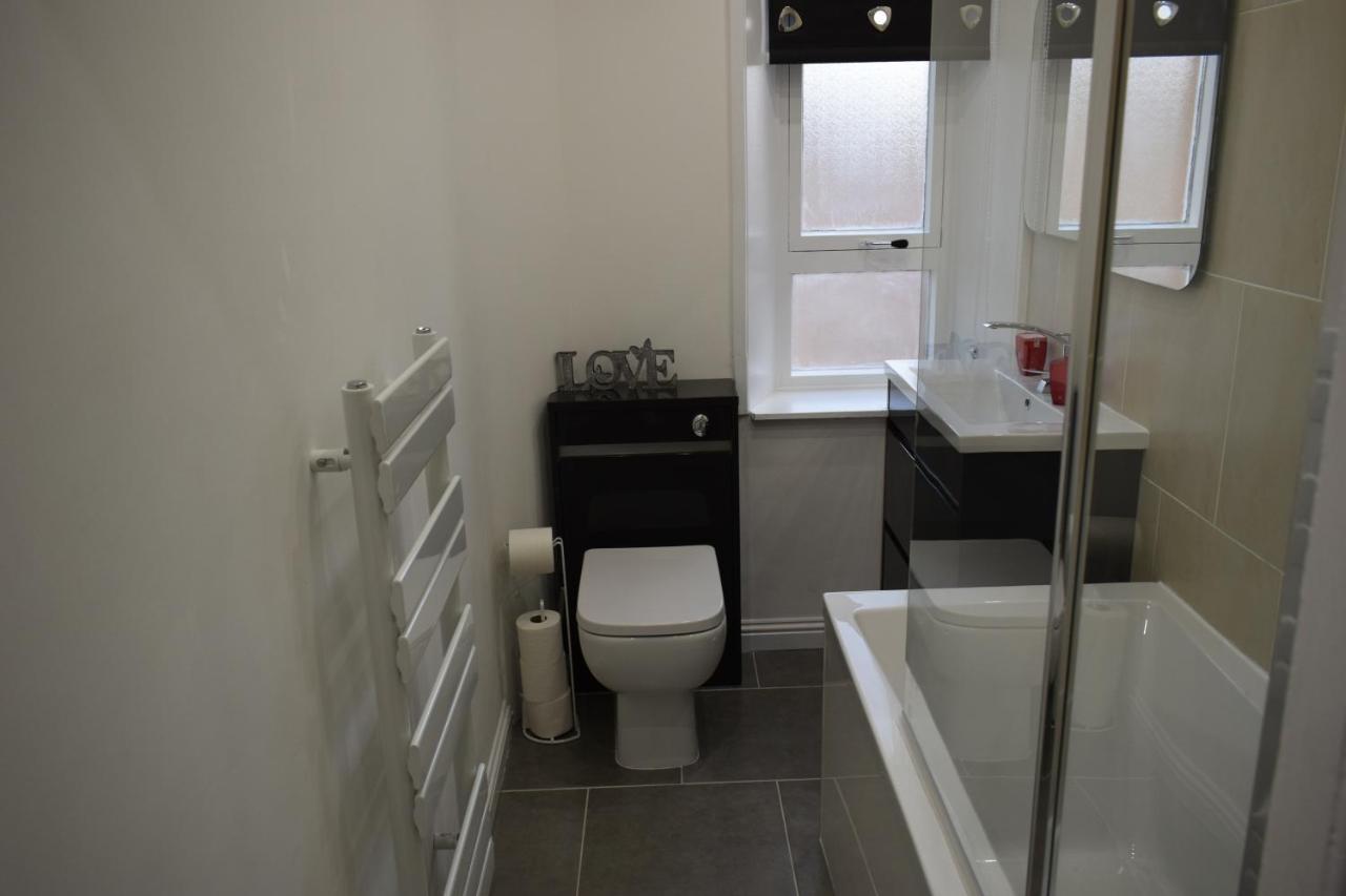 Glasgow Lovely Apartment D&N Екстериор снимка