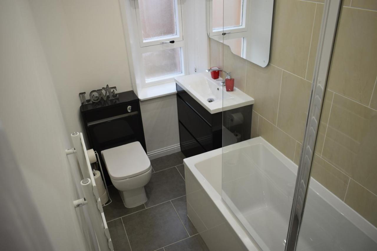 Glasgow Lovely Apartment D&N Екстериор снимка